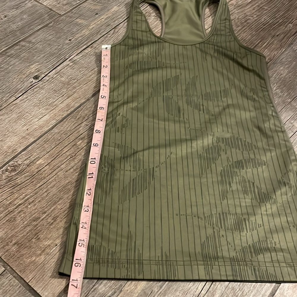 Lululemon tank - Picture 5 of 5